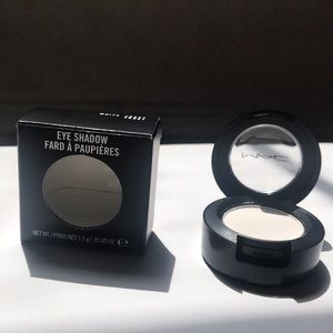 MAC Eyeshadow -White Frost
